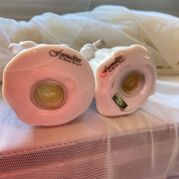 Formalities by Baum Brothers Kissing Angels Salt and Pepper Shakers - Picture 10 of 12